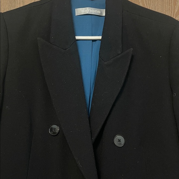 Black Coat - Picture 3 of 6